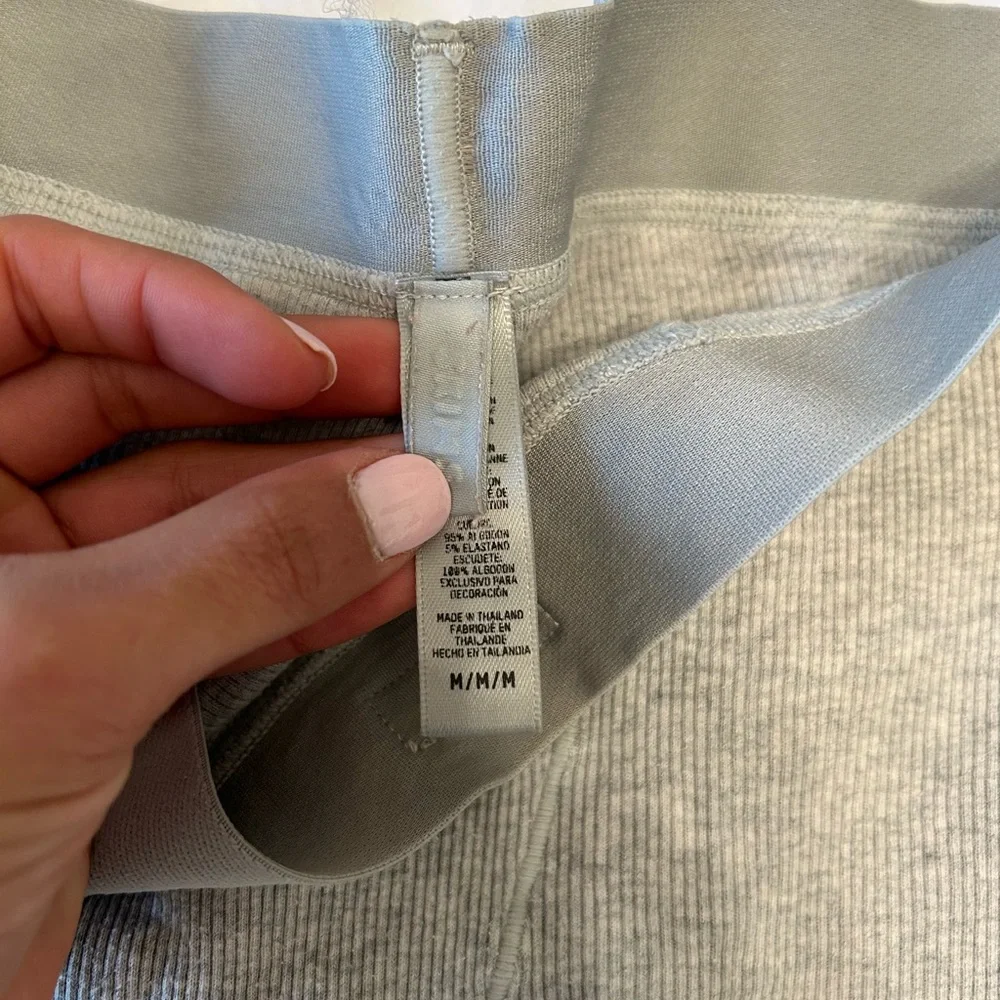 SKIMS cotton rib boxers size medium in light heather grey - Picture 2 of 4